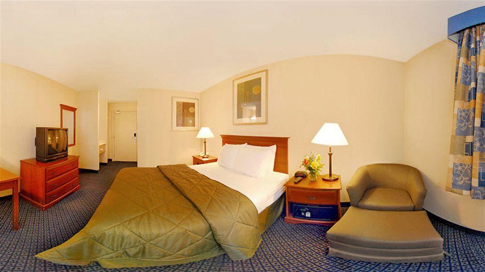 Towneplace Suites By Marriott Hadley Amherst Esterno foto