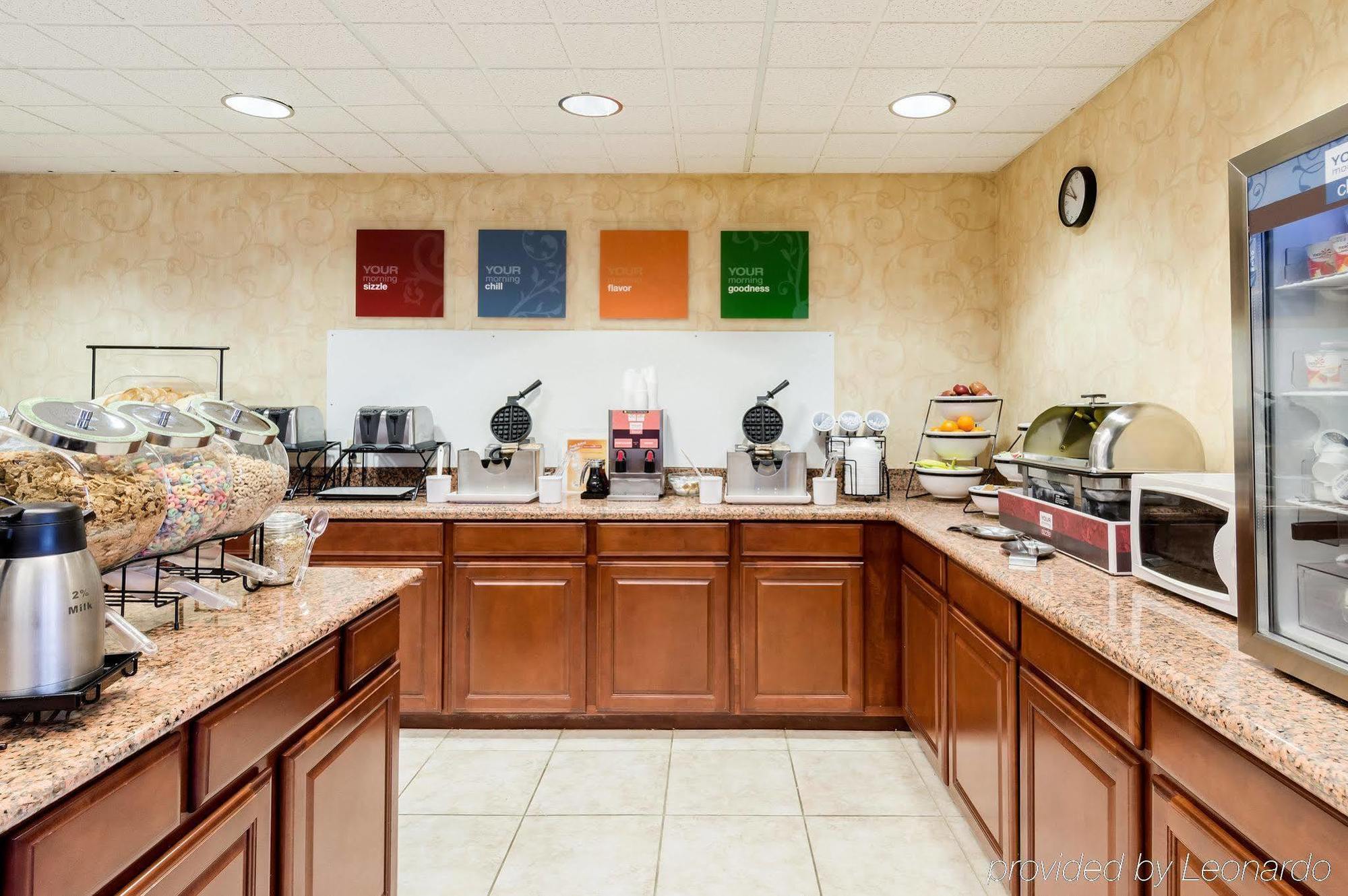 Towneplace Suites By Marriott Hadley Amherst Esterno foto