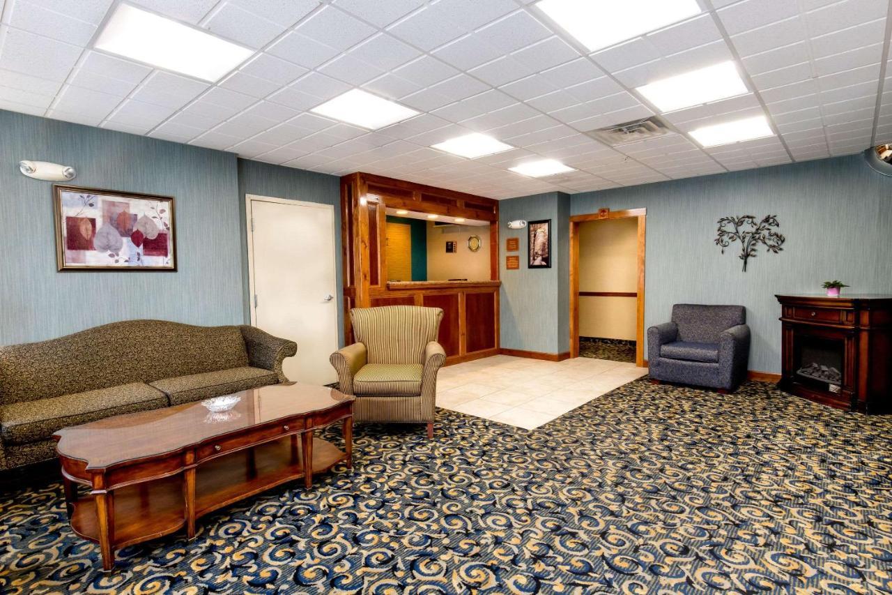 Towneplace Suites By Marriott Hadley Amherst Esterno foto